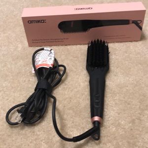 Amika Straightening Brush